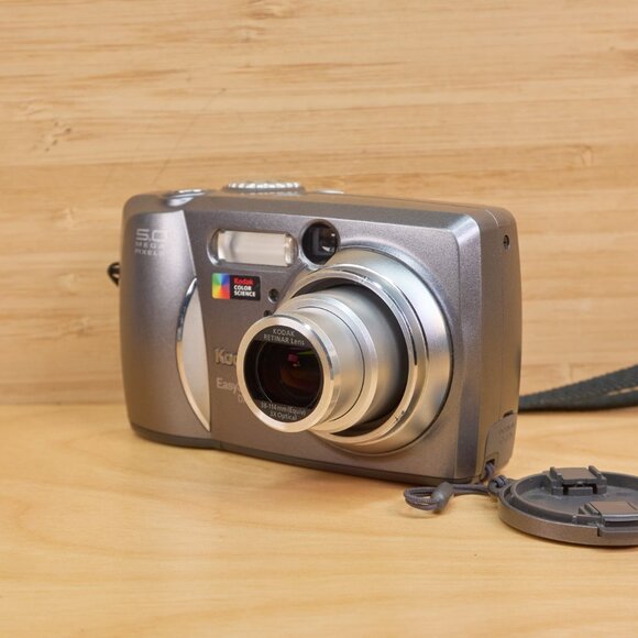 Kodak EasyShare DX4530 5MP Digital Camera, with 3x Optical Zoom - Picture 3 of 8